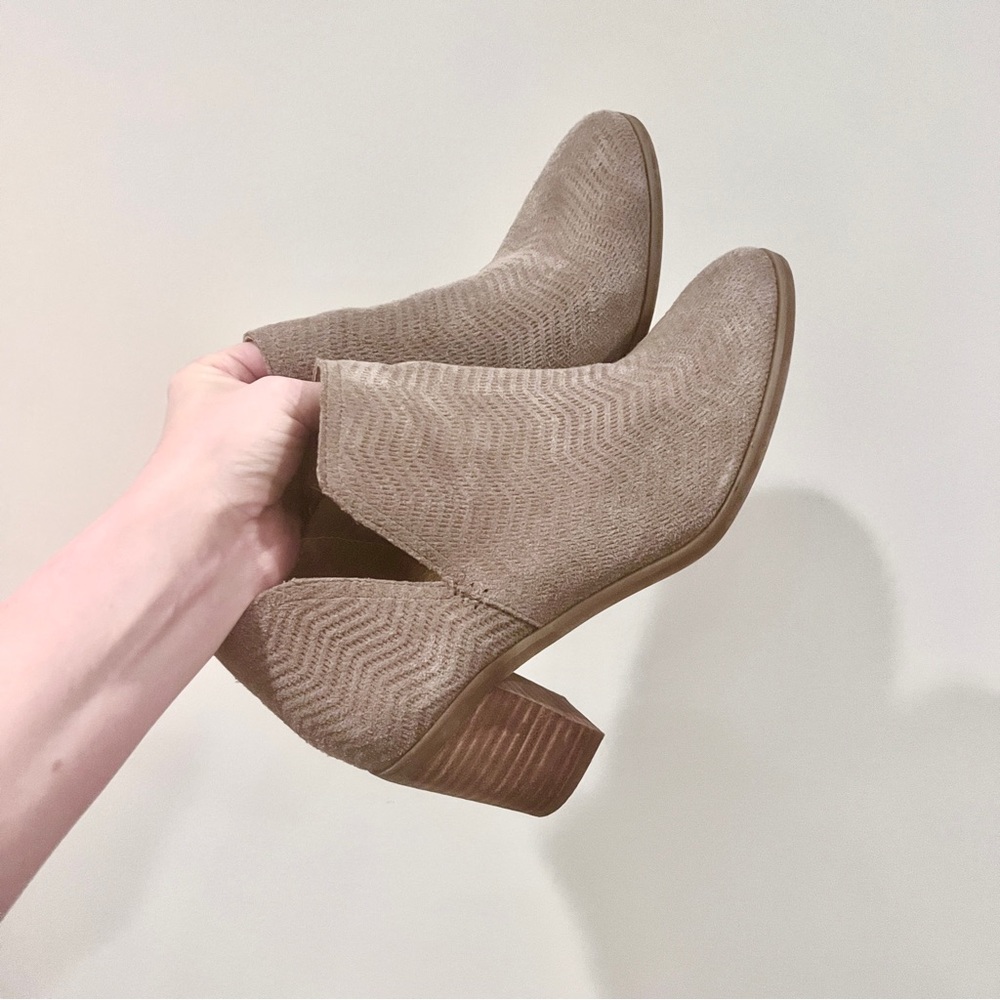 Lucky Brand Farel Womens Tan Suede Leather Booties Ankle Boots size 8